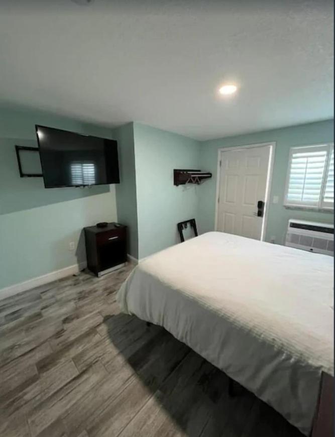 Atlantic Shores Motel Daytona Beach Shores ภายนอก รูปภาพ
